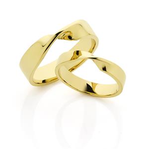 <p>The Mobius ring; (moe-bee-uhs)</p>
<p>~a one-side, continuous ribbon of precious metal, symbolizing eternity and an expression of never-ending love.</p>
<p> Narrow Version: LD878</p>
<p> Wide Version: GD231 </p>